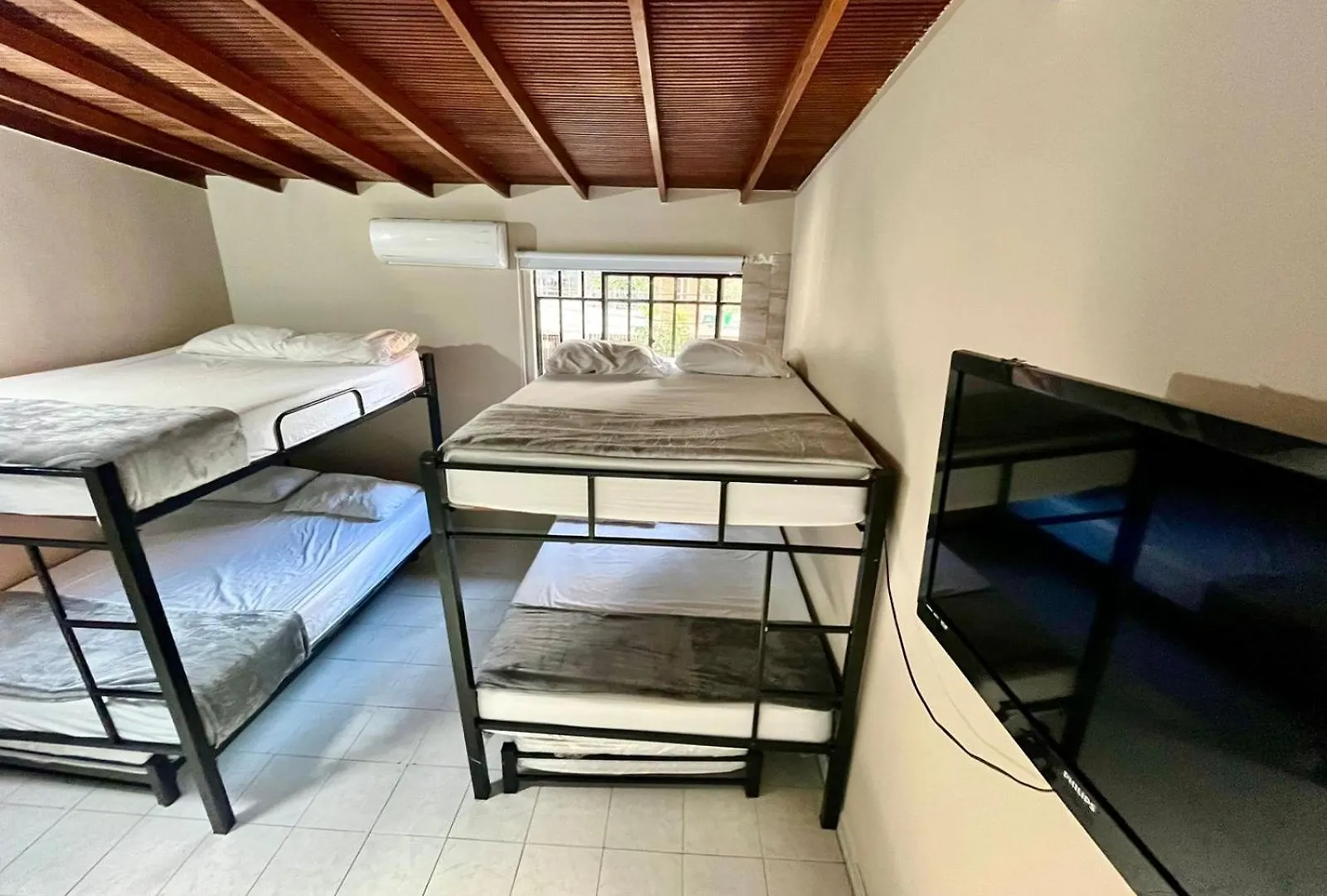 Habitacion Amoblada Sector Laureles Hasta 8 Personas Hab 4 Medellín Colombia